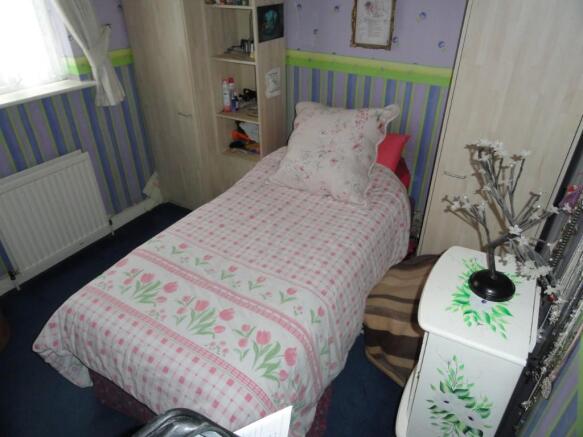 BEDROOM 2