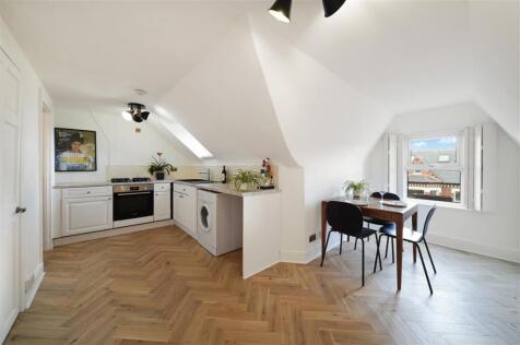 Narbonne Avenue, SW4