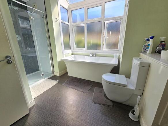 1 bed House Share to rent Image 6