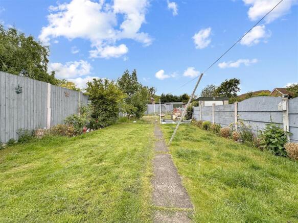 Large Rear Garden 948