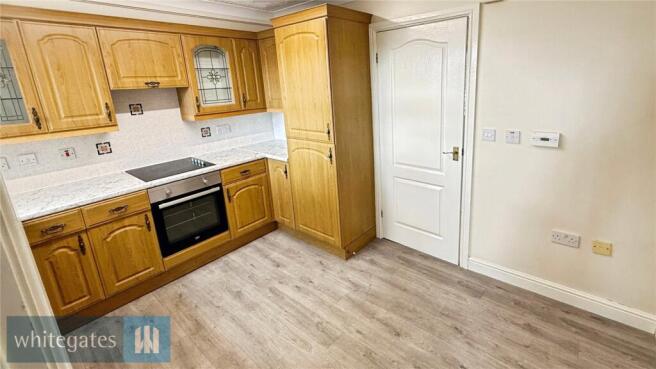 2 bed Terraced to rent Image 6