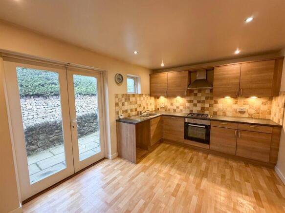 3 bed Terraced for sale Image 7