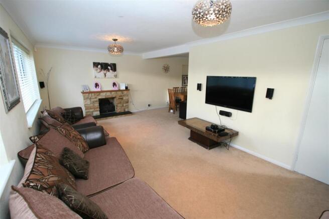 Living Room2.jpg