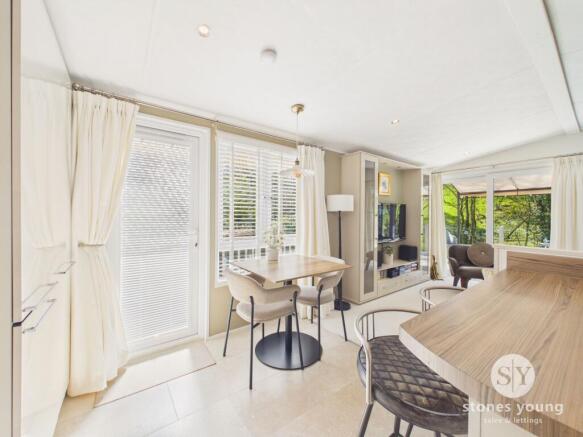 2 bed Park Home for sale Image 9