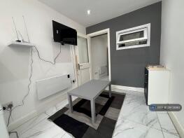 2a, Gledwood Drive, Hayes UB4 0AG