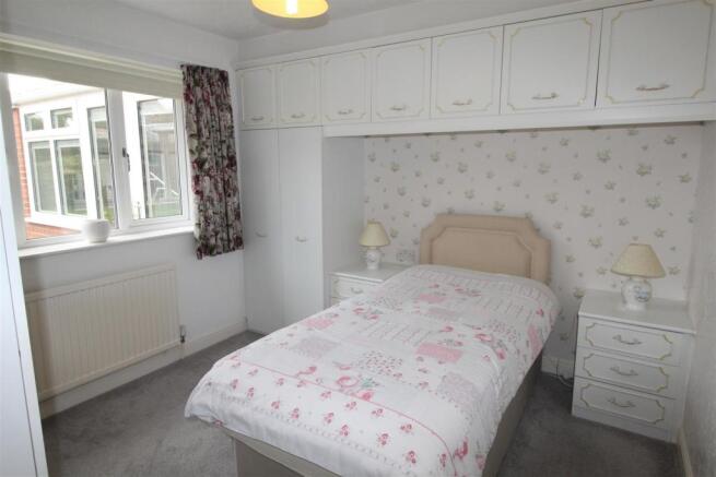 BEDROOM 2