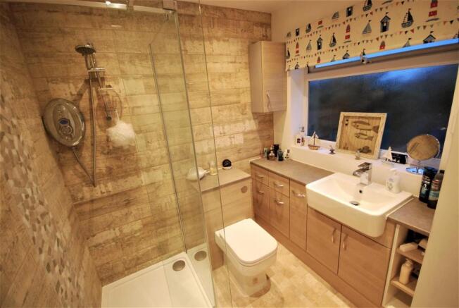 DOWNSTAIRS SHOWER ROOM: