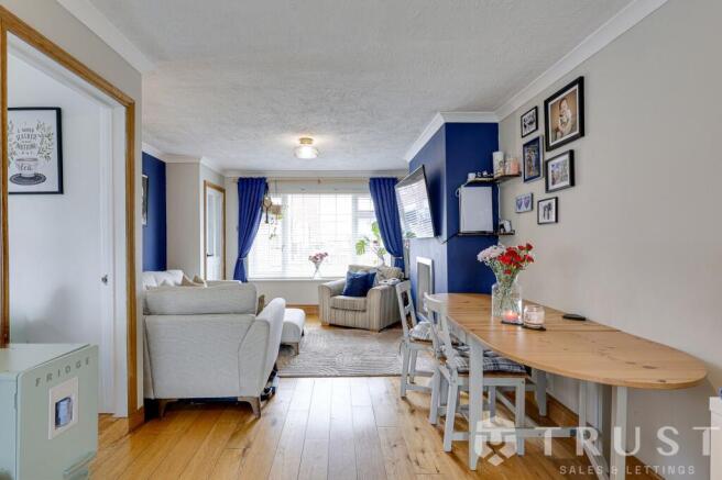 3 bed Semi-Detached for sale Image 6