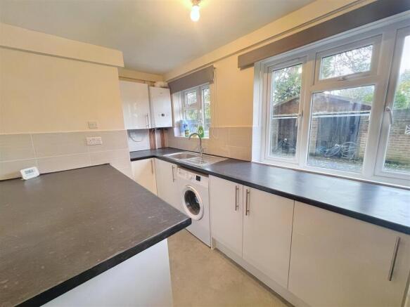 Lounge/ open Plan Kitchen