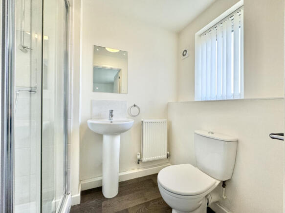 2 bed Apartment to rent Image 5