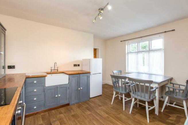 kitchen 2.jpg