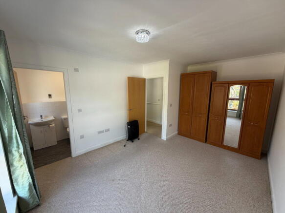 2 bed Flat for sale Image 5