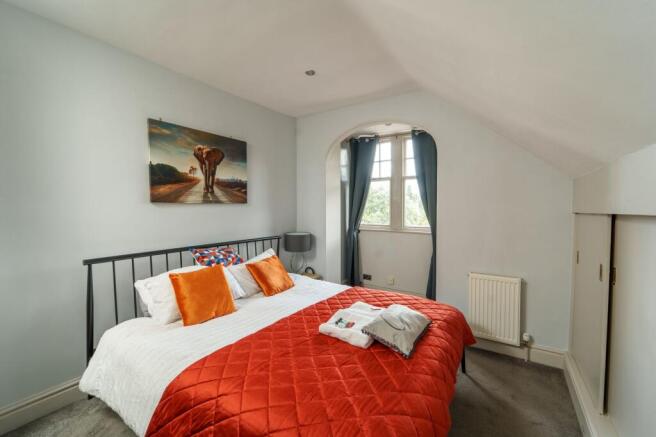 2 bed Flat for sale Image 8