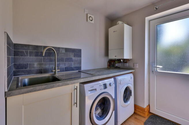 3 bed Semi-Detached for sale Image 9