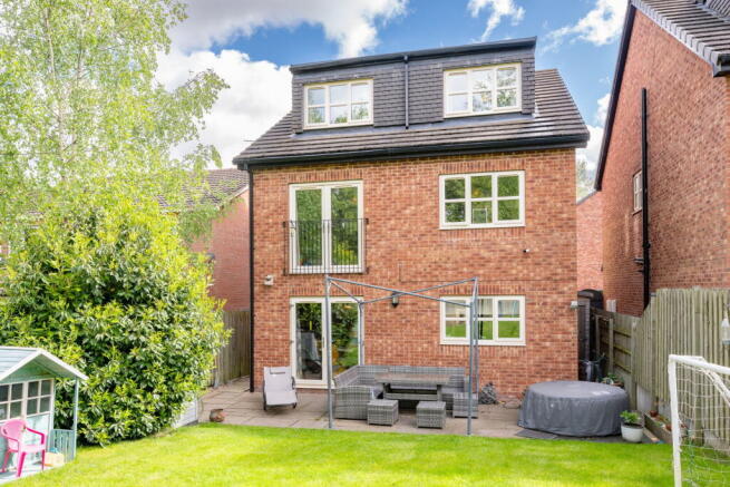 4 bed Detached for sale Image 4