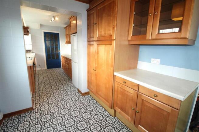 3 bed Semi-Detached to rent Image 4