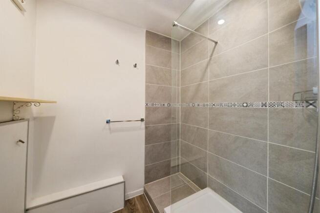 2 bed Terraced for sale Image 8