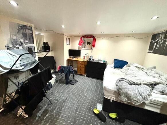 7 bed Terraced to rent Image 4