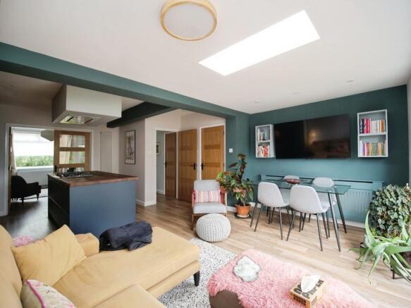 Lounge / Kitchen
