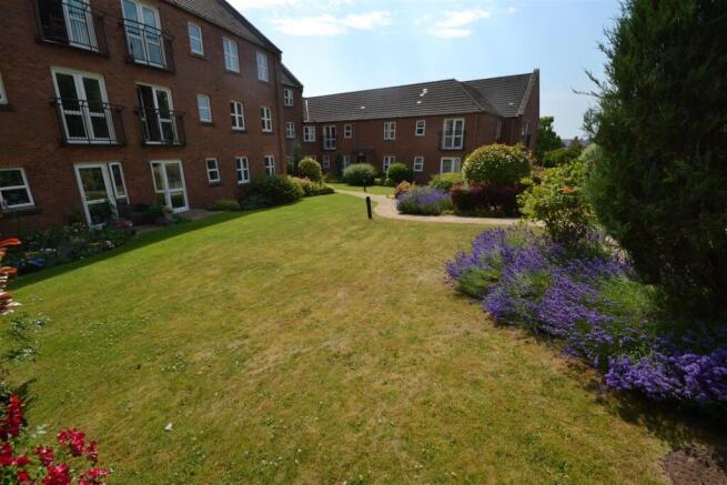 1 bed Retirement Property for sale Image 7