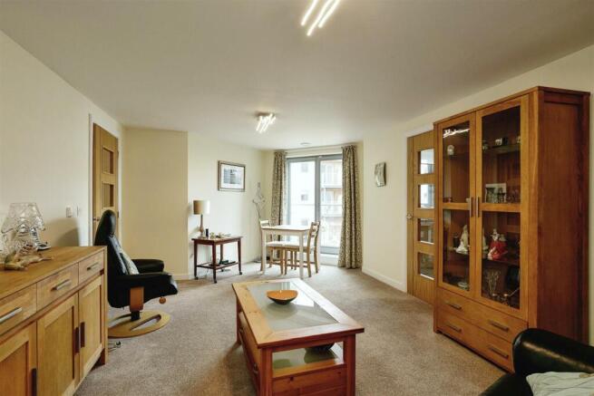 Living Room 26FC.jpg