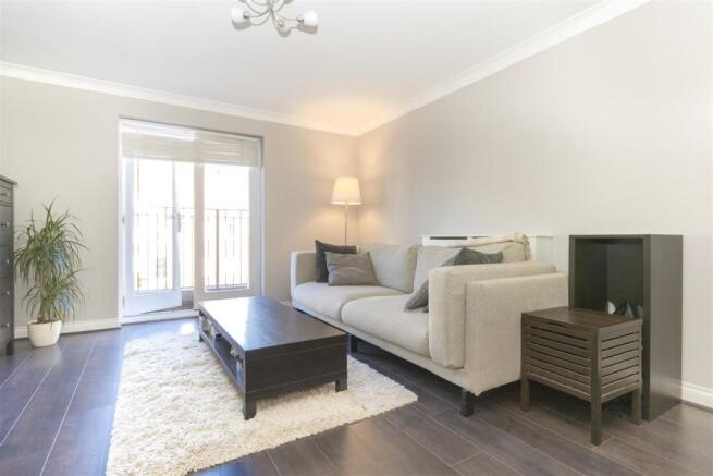 Living Room 2.jpg