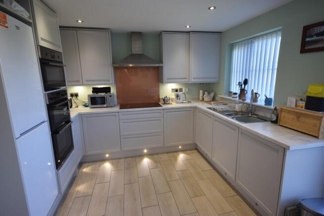 Featherstone Crescent, Barrow-in-Furness photo 5