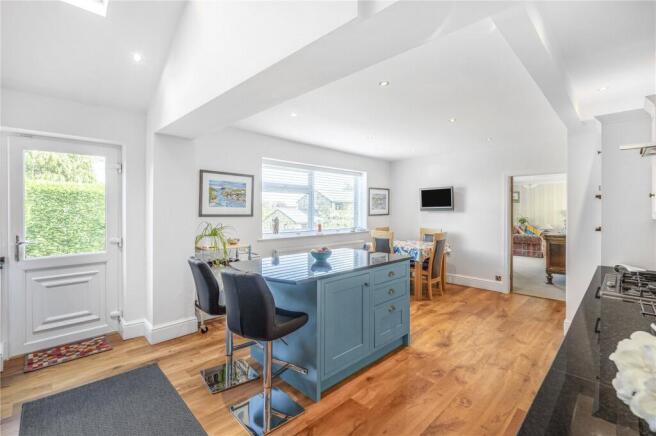 Avon Close, Shadwell, LS17 photo 4