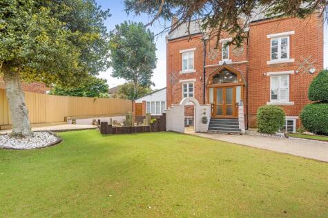 Harefield Road, Uxbridge, UB8