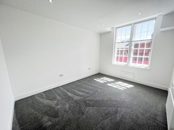 1 bed Apartment to rent Image 4