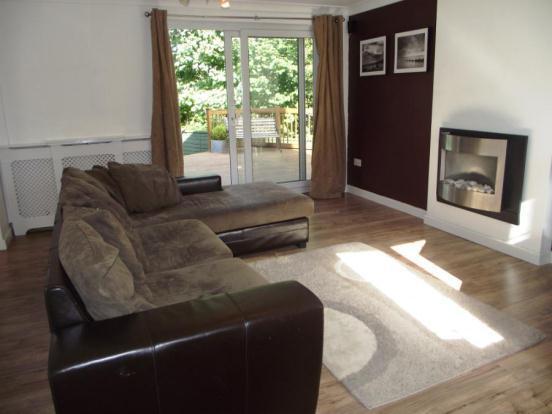 Lounge Pic 2