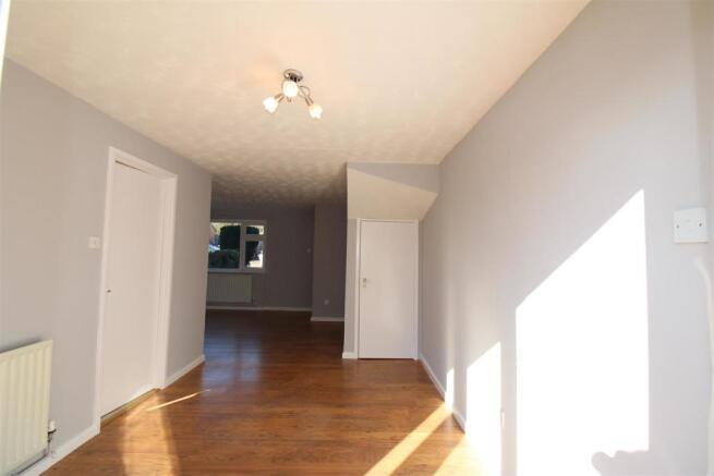 52 Kingswood Road 2021 dining area 2.jpg