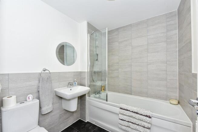 3 bed Semi-Detached for sale Image 9