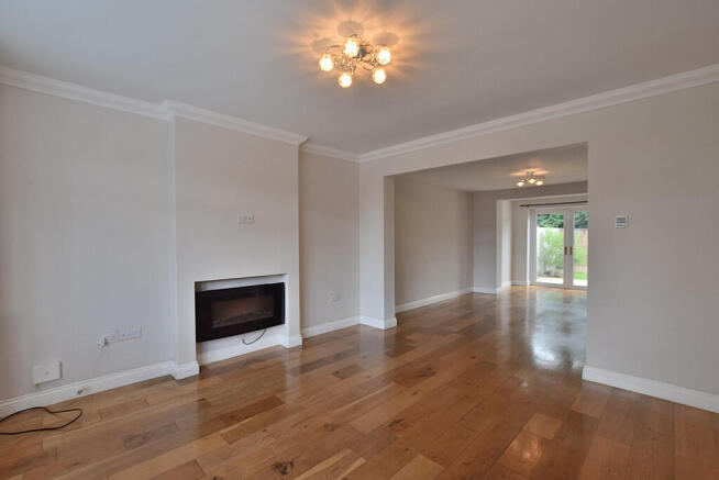 3 bed Terraced for sale Image 4