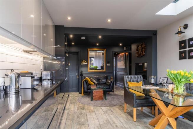 Luxury Fully Fitted Kitchen/Dining Room