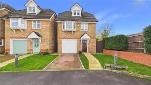 3, Coyne Close, Lightwater GU18 5AB