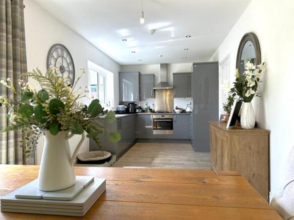 Open-Plan Dining Kitchen 897