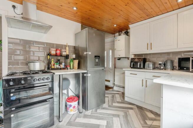 3 bed Semi-Detached for sale Image 6