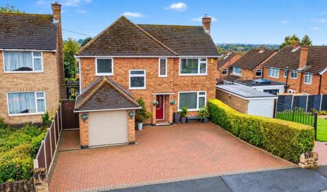 Petworth Avenue, Toton