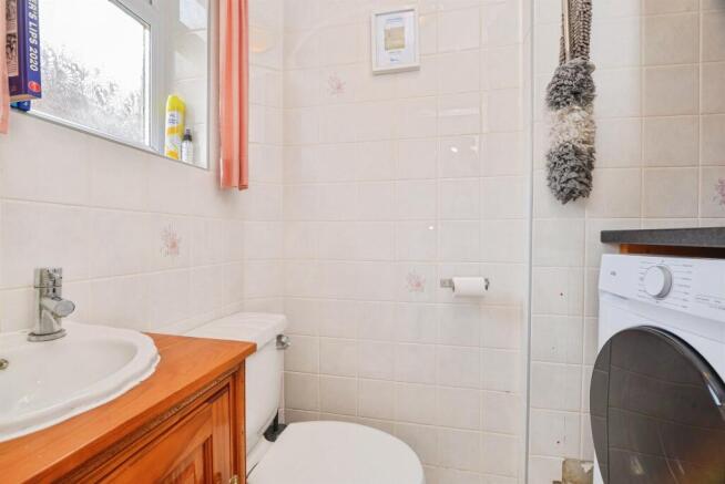 4 bed Semi-Detached for sale Image 10