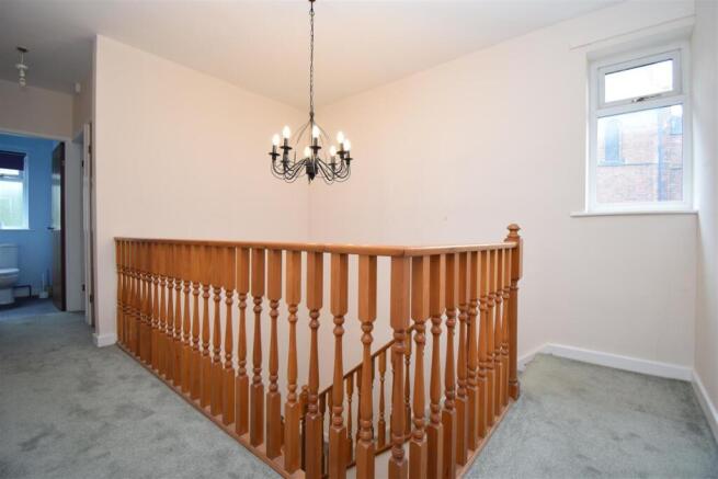 4 bed Detached to rent Image 11