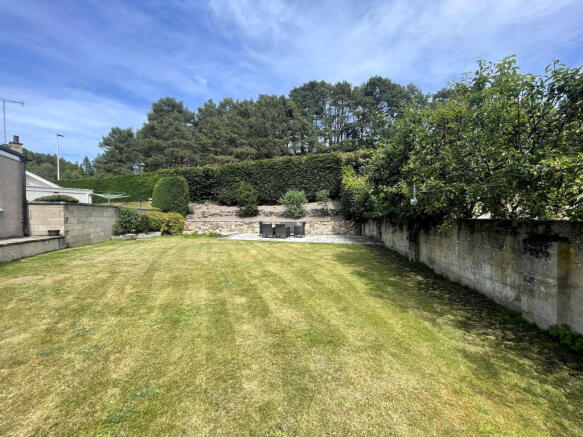 Garden r.JPG