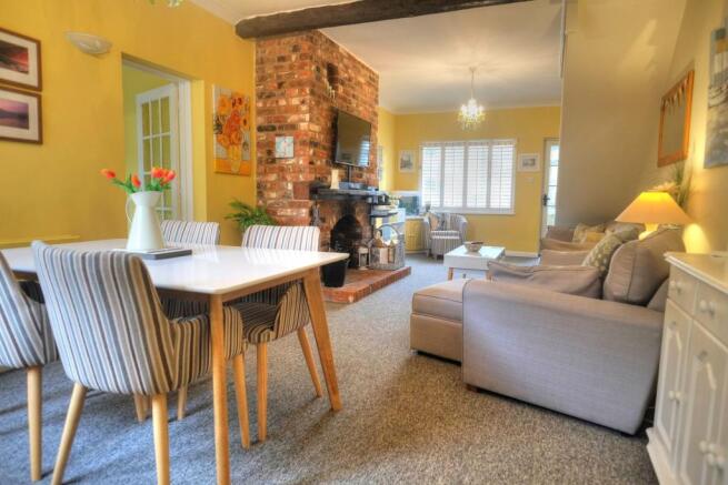 Lounge/Dining Room