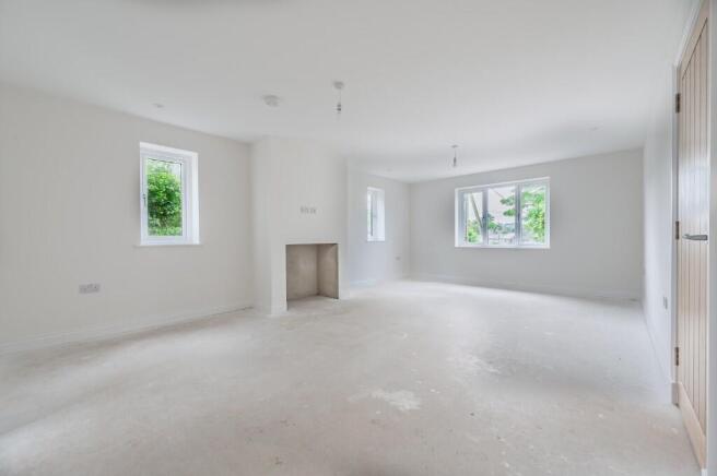 4 bed Detached for sale Image 4