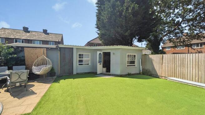 3 bed Semi-Detached for sale Image 6