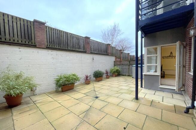 2 bed Apartment for sale Image 8