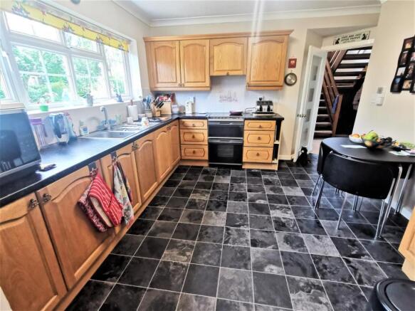 KITCHEN BREAKFAST ROOM