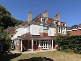 6, 4 West Cliff Lodge, Mckinley Road, Bournemouth BH4 8AQ