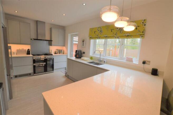 Open plan kitchen/dining room