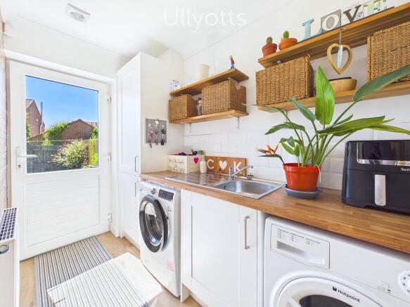 4 bed Detached for sale Image 7